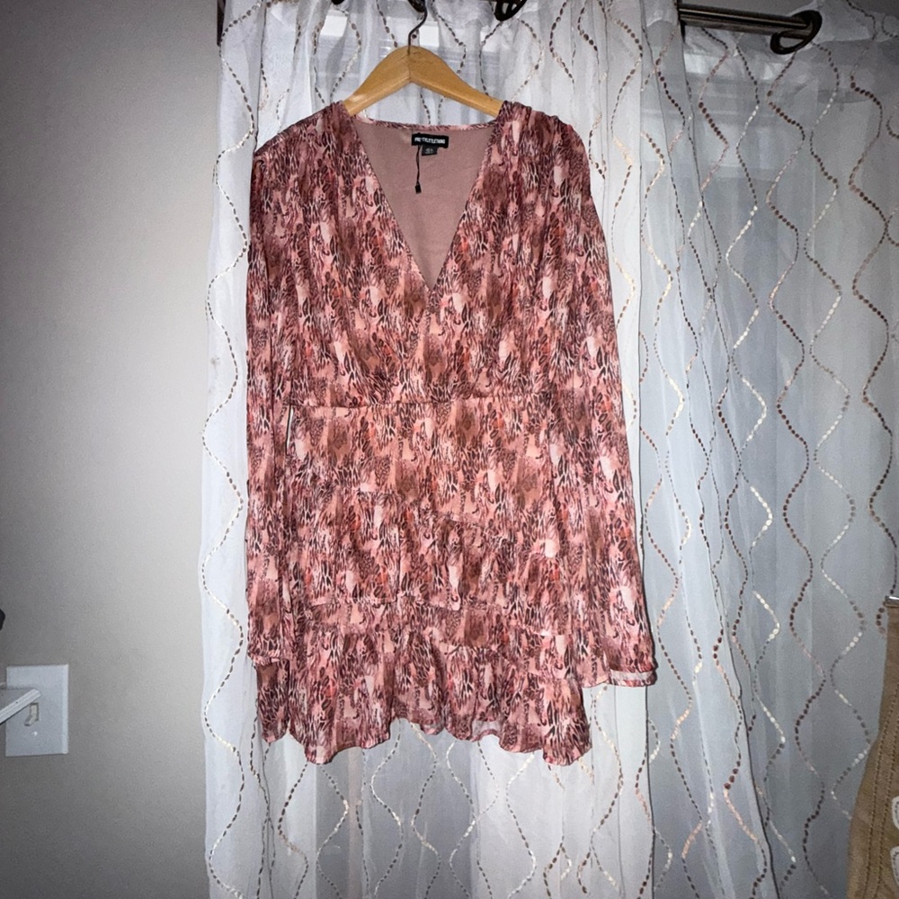 NWOT Pretty Little Things Elegant Pink Floral Dress 4